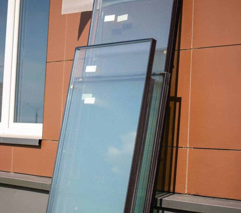 חלון זכוכית בממד